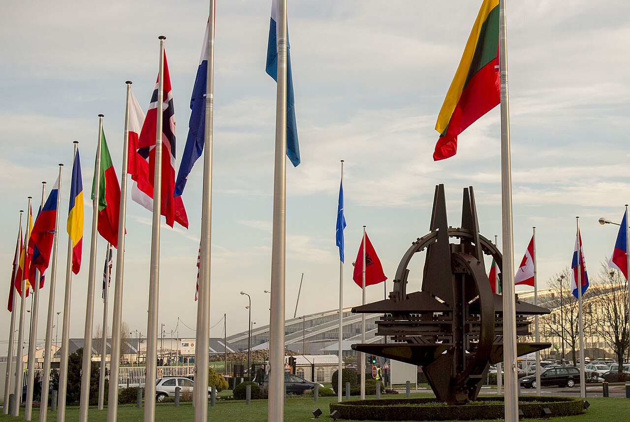 Drapeaux des pays de l'OTAN au siège de l'Alliance, Bruxelles