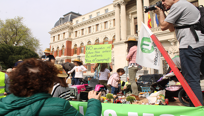 Une tractorada dans les rues de Madrid