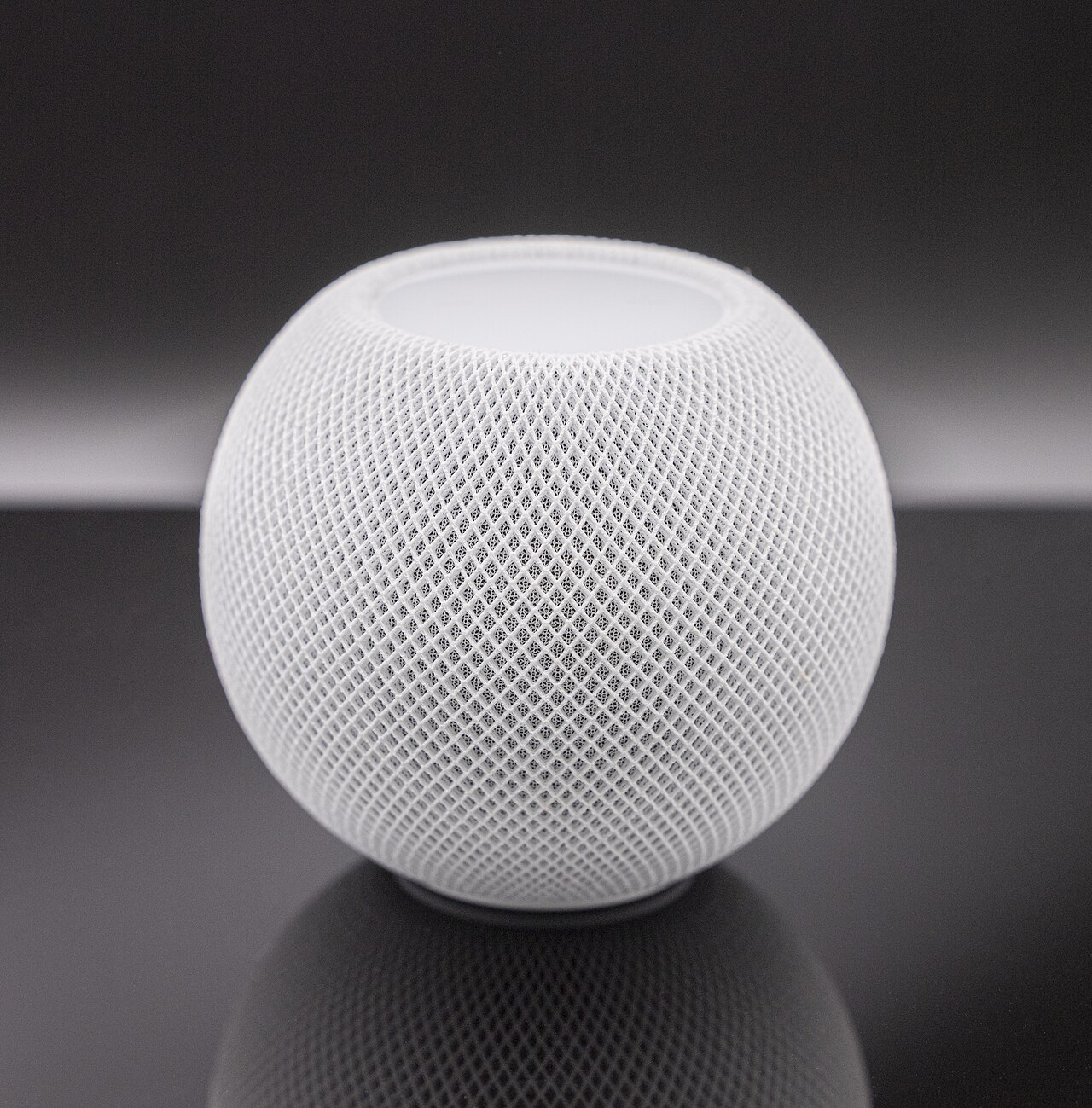 Une enceinte HomePod mini d'Apple