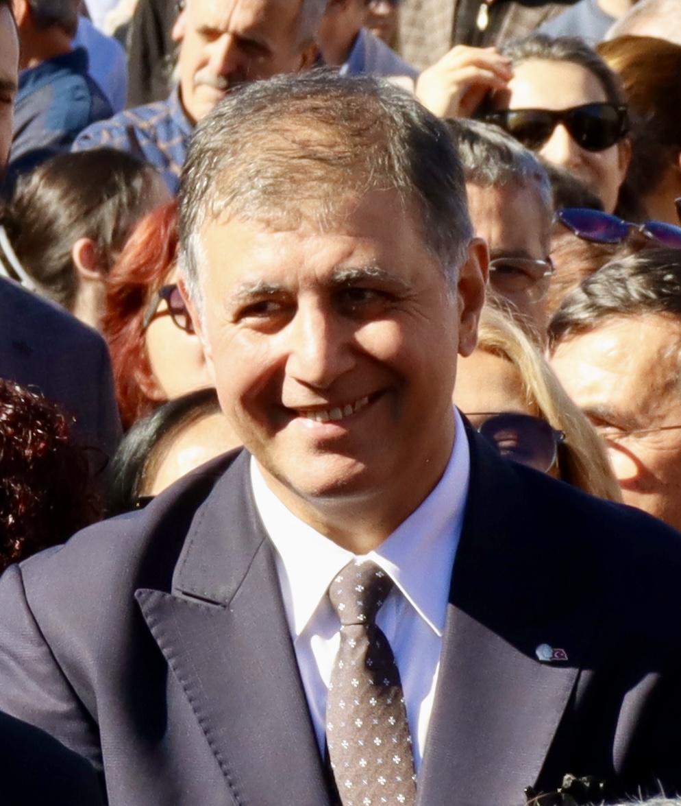 Cemil Tugay, maire d'Izmir