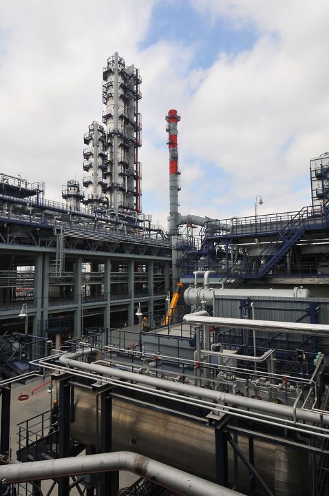 La raffinerie d'Omsk, en Russie