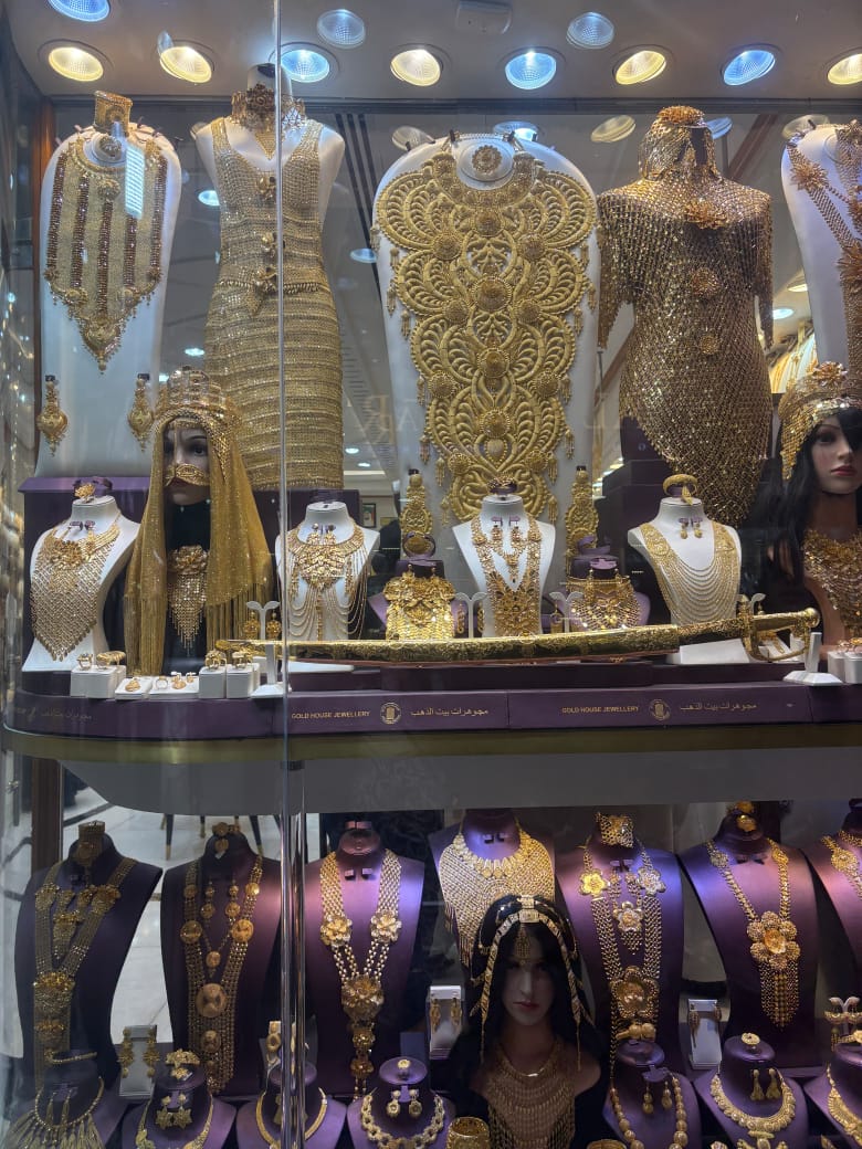 Bijoux en or en vitrine