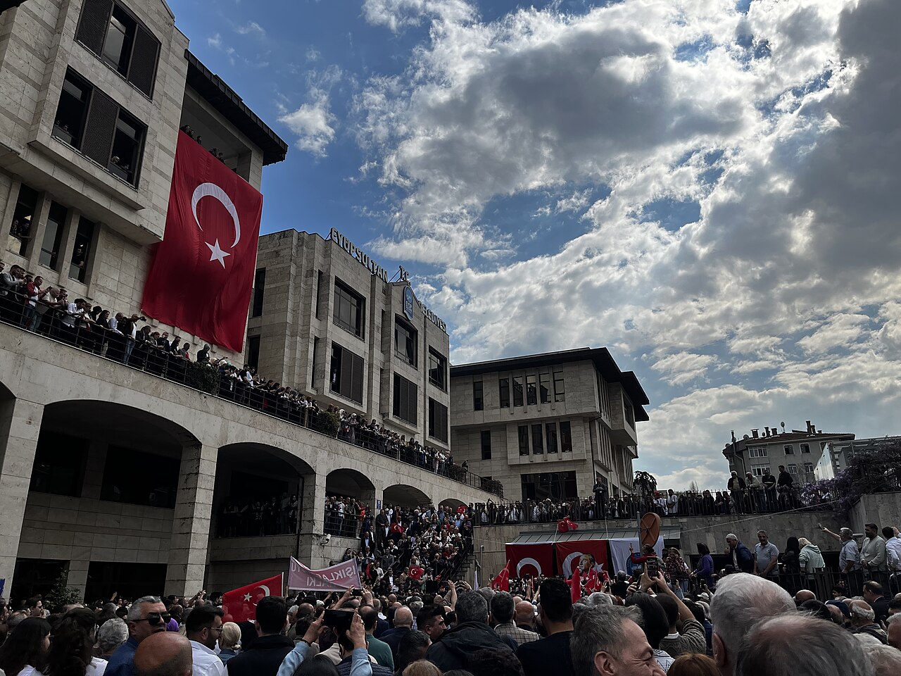Mithat Bülent Özmen, maire d'Eyüpsultan, en avril 2024