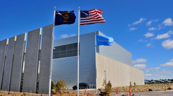 Extérieur d'un data center de Facebook