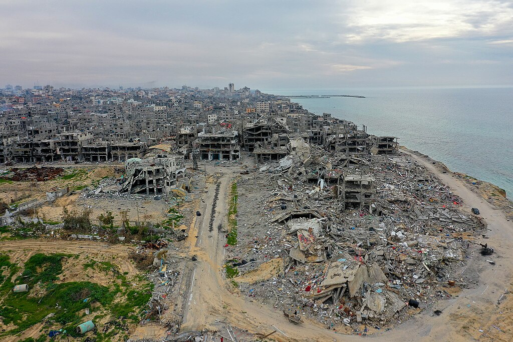 Vue aérienne des destructions dans le camp de Beach, bande de Gaza